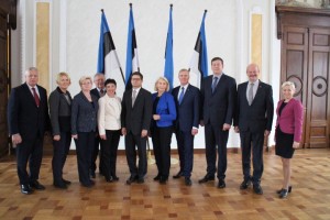 Su Estijos Rygikogo Konstitucinio komiteto pirmininku Kale Lanetu (Kalle Laanet) ir komiteto nariais